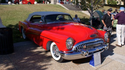 10 performance cars that set the stage for the muscle car era