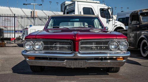 Pontiac, What made the 1964 Pontiac GTO a legendary part of muscle car history