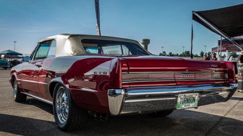 Pontiac, What made the 1964 Pontiac GTO a legendary part of muscle car history