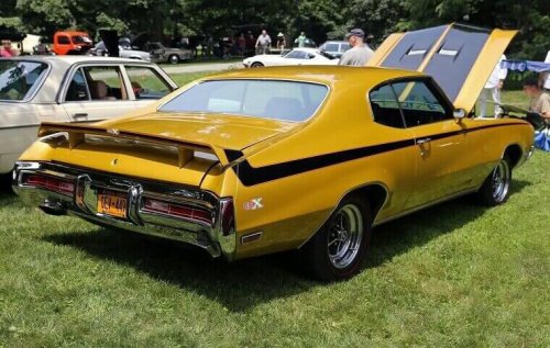 Legendary golden era muscle cars that completely ruled the local streets