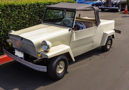 The 15 weirdest cars from the 1960s