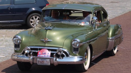 10 performance cars that set the stage for the muscle car era
