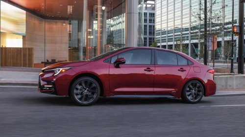Toyota, AWD, This Toyota hybrid offers AWD, costs less, and matches the Civic hybrid's fuel economy