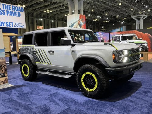 Ford Bronco RTR up close looks ready to have fun with the Raptor