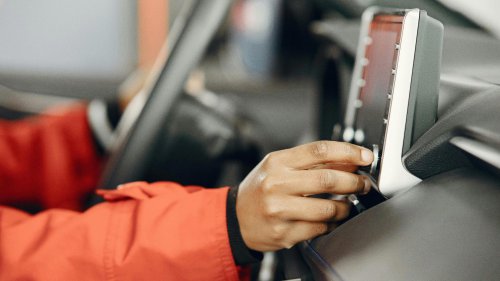 10 car tech features that improve safety &amp; 10 that distract you