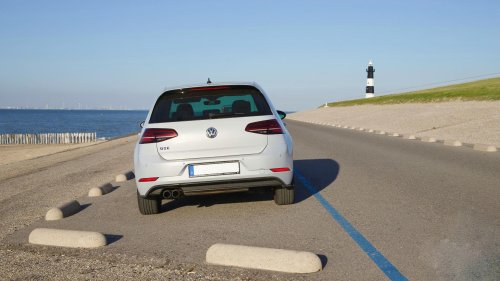 10 car tech features that improve safety & 10 that distract you