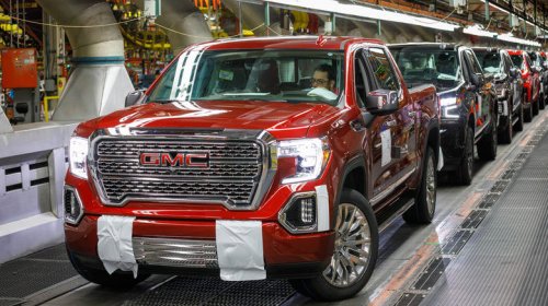 GM, GM recalls two popular pickup trucks over dangerous airbag flaw