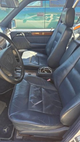 1994 Mercedes-Benz E320