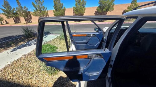 1994 Mercedes-Benz E320