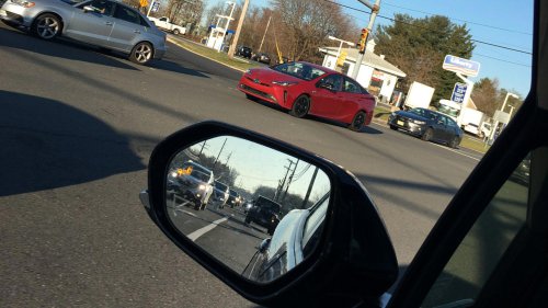 10 car tech features that improve safety &amp; 10 that distract you