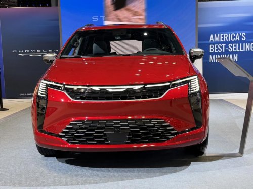 Chrysler, 2027 Chrysler Pacifica looks striking in person, but the interior's something else