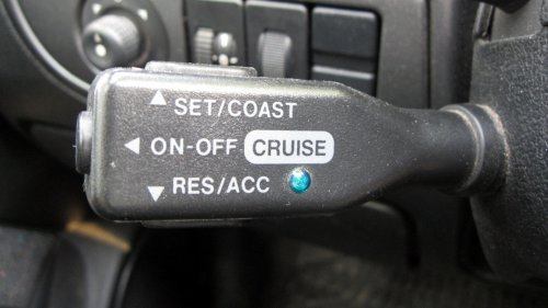 10 car tech features that improve safety &amp; 10 that distract you