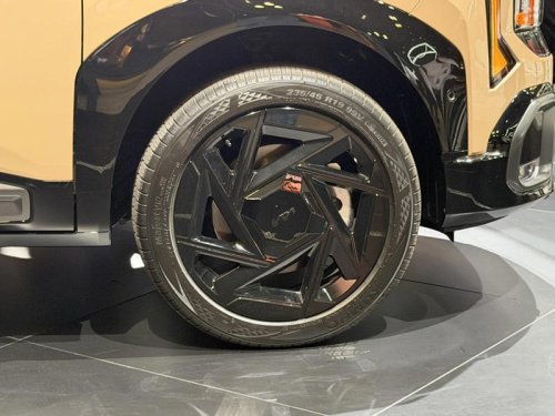 New Kia Seltos looks like an EV5 with attitude