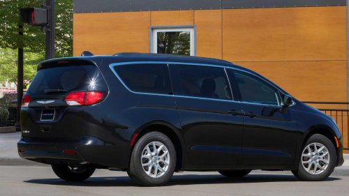 Chrysler recalls nearly 200,000 vehicles for air bag issues