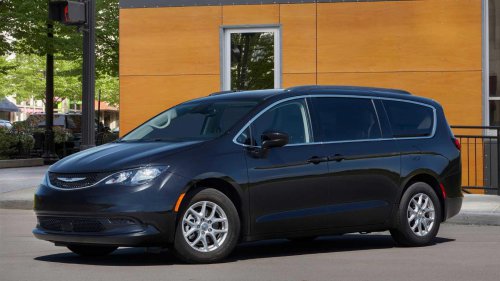Chrysler recalls nearly 200,000 vehicles for air bag issues