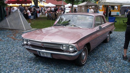 Mechanics warn the 1962 Oldsmobile F-85’s early engineering choices can surprise buyers