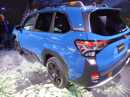 New York Auto Show reflects an industry in flux