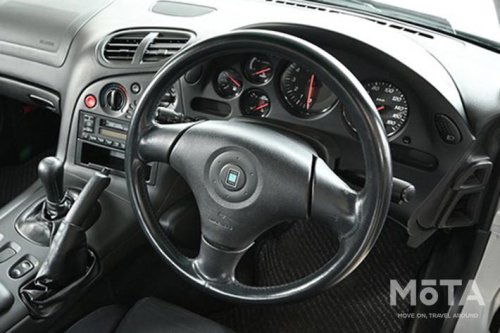 奇跡のフルノーマル状態! 25年間ワンオーナー「マツダ RX-7（FD3S）」の外観・内装をイッキ見