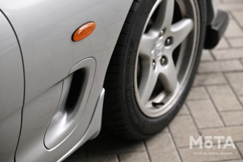 奇跡のフルノーマル状態! 25年間ワンオーナー「マツダ RX-7（FD3S）」の外観・内装をイッキ見
