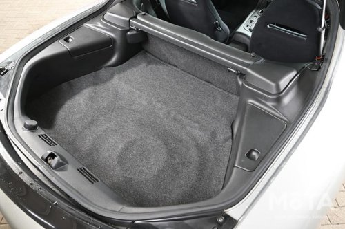 奇跡のフルノーマル状態! 25年間ワンオーナー「マツダ RX-7（FD3S）」の外観・内装をイッキ見