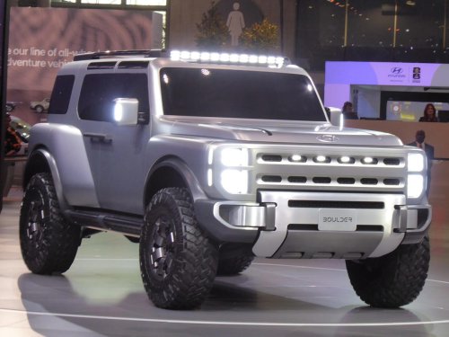 New York Auto Show reflects an industry in flux