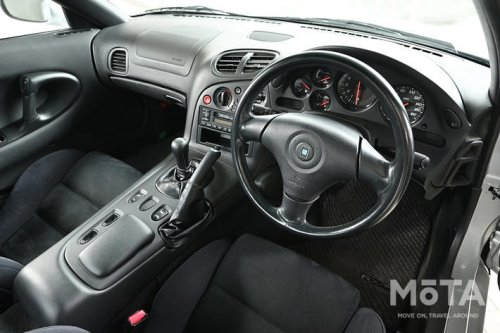 奇跡のフルノーマル状態! 25年間ワンオーナー「マツダ RX-7（FD3S）」の外観・内装をイッキ見
