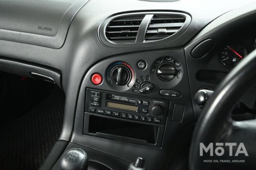 奇跡のフルノーマル状態! 25年間ワンオーナー「マツダ RX-7（FD3S）」の外観・内装をイッキ見