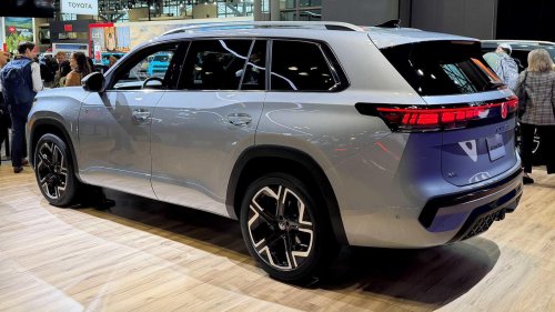 How Volkswagen's three-row 2027 Atlas stacks up against the Toyota Grand Highlander