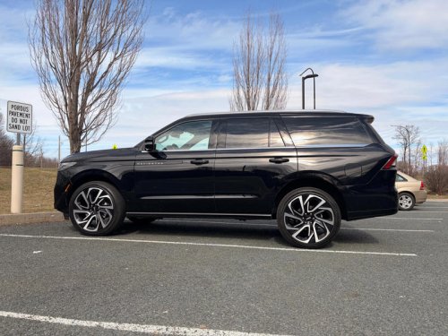 Lincoln, I drove the new Lincoln Navigator Black Label. It's basically a rolling tech lab.