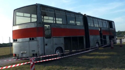 These airport buses would've changed the way we board airplanes