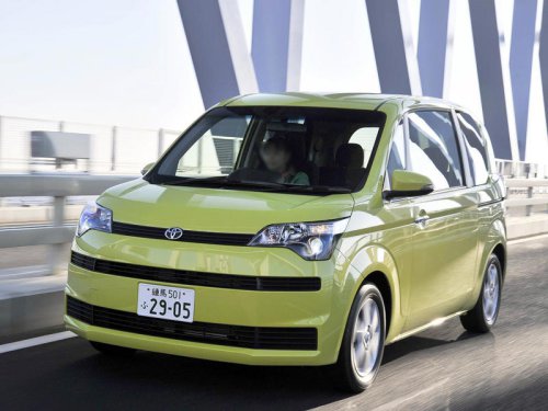 実は好バランスだったトヨタ スペイド。助手席スライドドアと1.5Lエンジンがもたらした、利便性と安心感【10年ひと昔の新車】