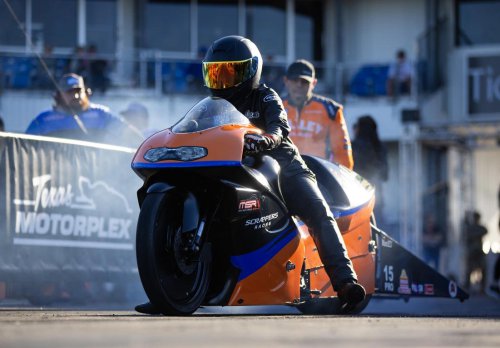 NHRA sisters Jasmine Salinas and Jianna Evaristo-Salinas bring speed and style to the track, in photos