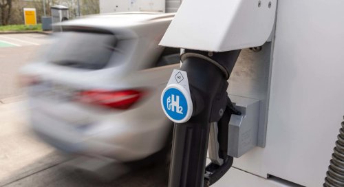 Autobuses urbanos transformados a hidrógeno: un módulo de pila de combustible se adapta al transporte urbano cero emisiones