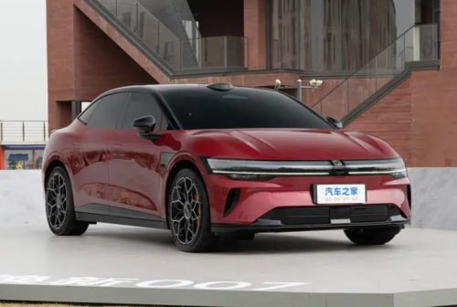 Este rival del Tesla Model 3 tiene 900V, hasta 905 km de autonomía, carga en 10 minutos y cuesta solo 24.600 euros