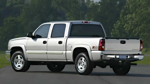 GM's first hybrid truck: The 2005 Silverado hybrid's fuel efficiency fail