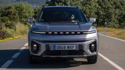 Tamaño de RAV4 y precio de Ford Puma, con 6.500 € de rebaja el KGM Torres EVX es un chollo que BYD y MG no pueden igualar