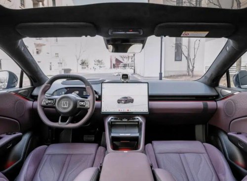 Este rival del Tesla Model 3 tiene 900V, hasta 905 km de autonomía, carga en 10 minutos y cuesta solo 24.600 euros