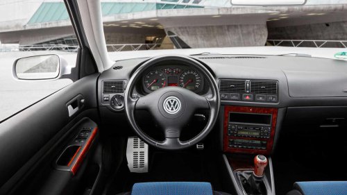 Mk4 R32: The hot hatch with an engine no one dared to copy