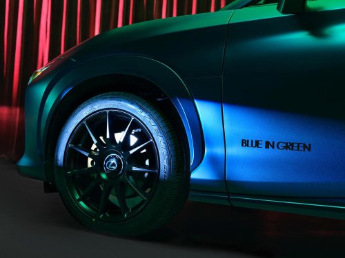 Un Lexus RZ que no es ni verde ni azul: el homenaje de la marca al centenario de Miles Davis