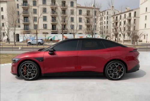 Este rival del Tesla Model 3 tiene 900V, hasta 905 km de autonomía, carga en 10 minutos y cuesta solo 24.600 euros