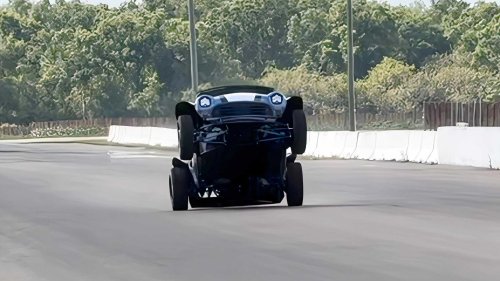 MINI, Twin-engine mini truck makes 410 HP after major fixes