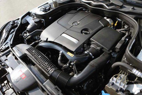 大幅改良のメルセデス・ベンツ Eクラスは新世代マスクと、リーンバーン ターボユニットが目玉だった【10年ひと昔の新車】