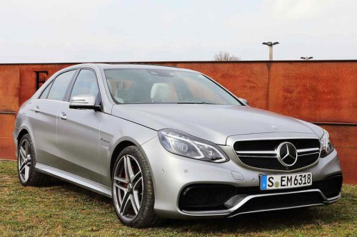 大幅改良のメルセデス・ベンツ Eクラスは新世代マスクと、リーンバーン ターボユニットが目玉だった【10年ひと昔の新車】