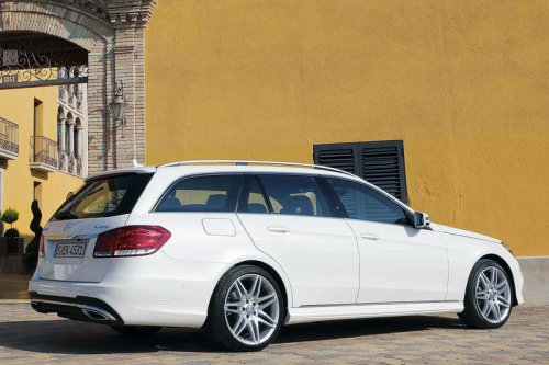 大幅改良のメルセデス・ベンツ Eクラスは新世代マスクと、リーンバーン ターボユニットが目玉だった【10年ひと昔の新車】