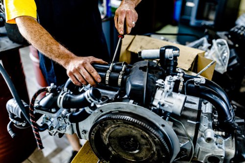 El detalle que muchos pasan por alto al llevar el coche al taller y que puede salir caro