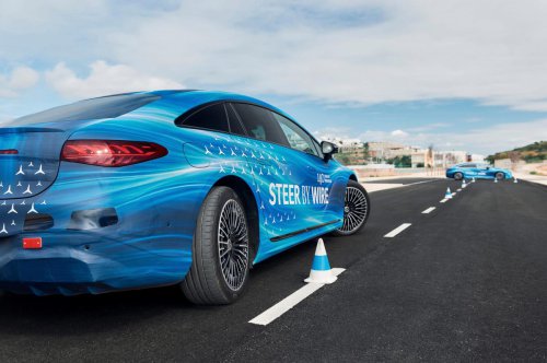 Mercedes-Benz | Mercedes-Benz se pasa al volante tipo avión: la dirección electrónica por cable llega al nuevo EQS