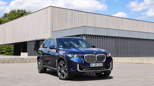 How Mercedes-Benz's luxurious 2027 GLE stacks up against the BMW X5