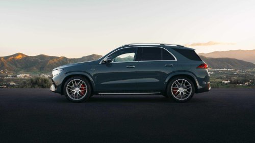 How Mercedes-Benz's luxurious 2027 GLE stacks up against the BMW X5