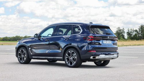 How Mercedes-Benz's luxurious 2027 GLE stacks up against the BMW X5