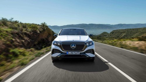 How Mercedes-Benz's luxurious 2027 GLE stacks up against the BMW X5